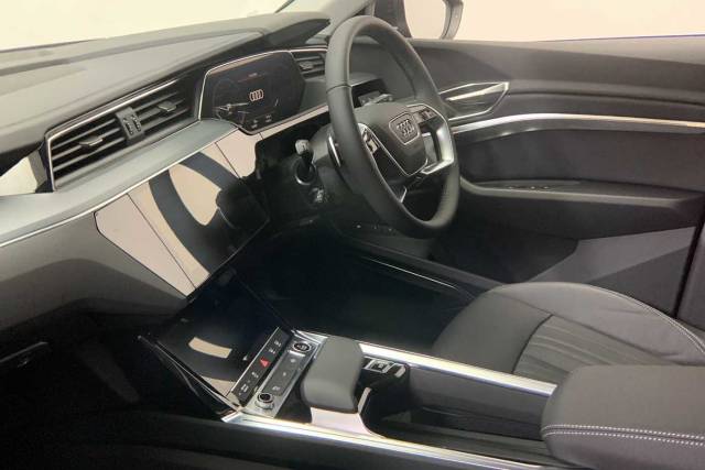 2024 Audi Q8 e-tron Sport 55 e-tron quattro 300,00 kW