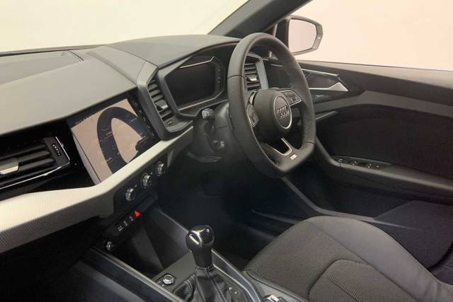 2025 Audi A1 Sportback 1.0 Black Edition 30 TFSI  116 PS S tronic