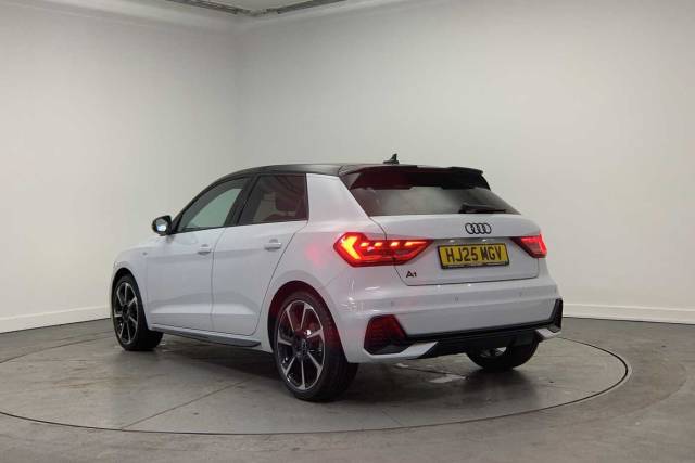 2025 Audi A1 Sportback 1.0 Black Edition 30 TFSI  116 PS S tronic