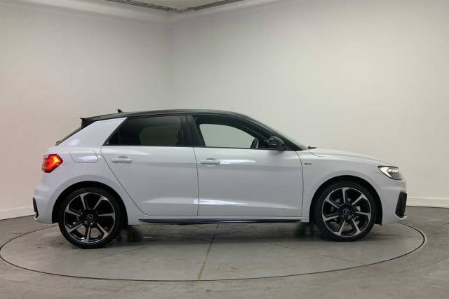 2025 Audi A1 Sportback 1.0 Black Edition 30 TFSI  116 PS S tronic
