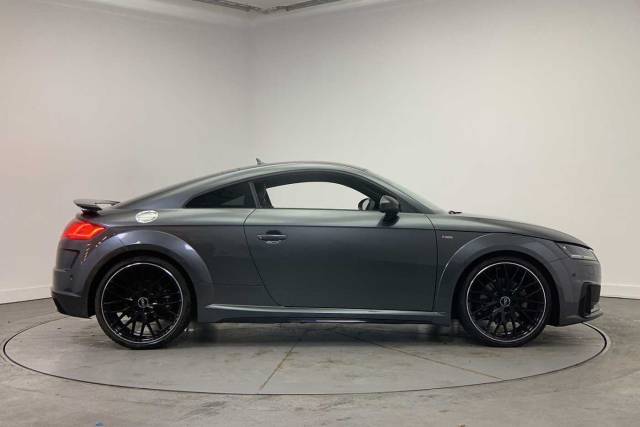 2022 Audi TT 2.0 Coup- Black Edition 40 TFSI  197 PS S tronic