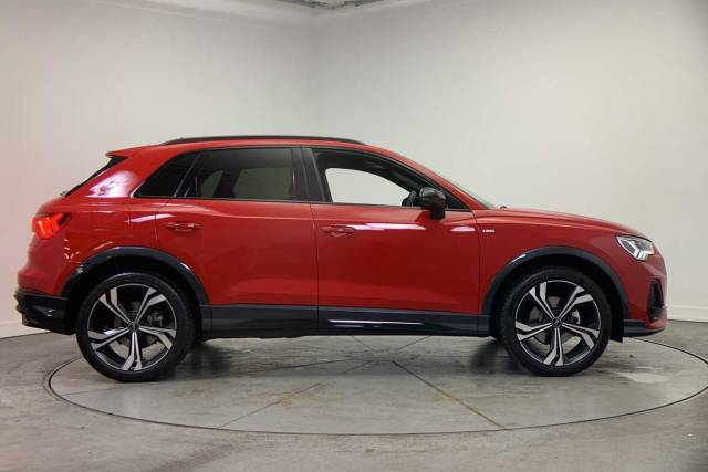 2024 Audi Q3 1.5 Black Edition 35 TFSI  150 PS S tronic