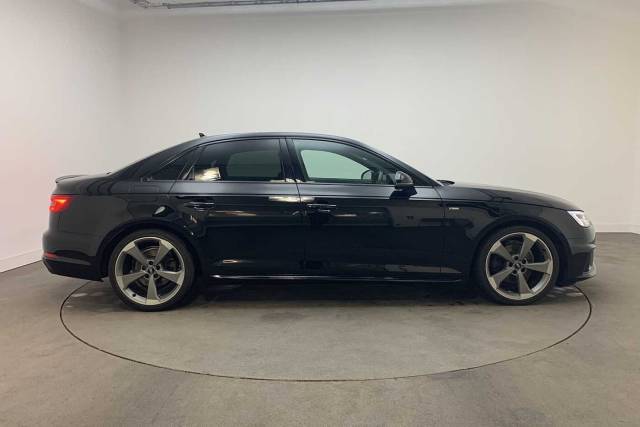 2019 Audi A4 Saloon 2.0 Black Edition 35 TFSI  150 PS S tronic