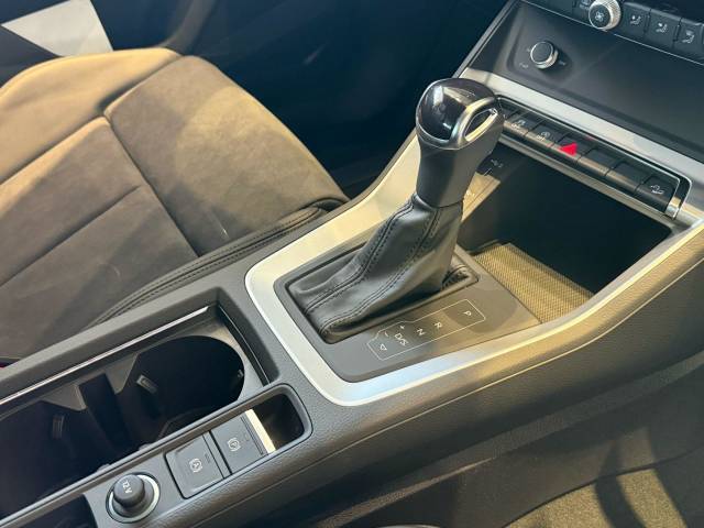 Audi Q3 1.5 AUDI Q3 Sport 35 TFSI 150 PS S tronic
