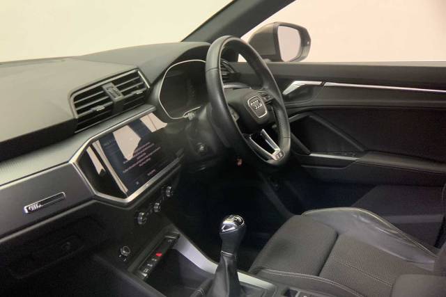 2021 Audi Q3 Sportback 1.5 S line 35 TFSI  150 PS 6-speed