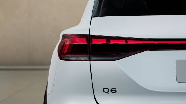 Audi Q6 e-tron AUDI Q6 SUV S line e-tron performance 225,00 kW