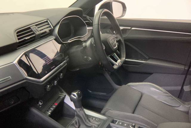 2021 Audi Q3 1.5 S line 35 TFSI  150 PS S tronic