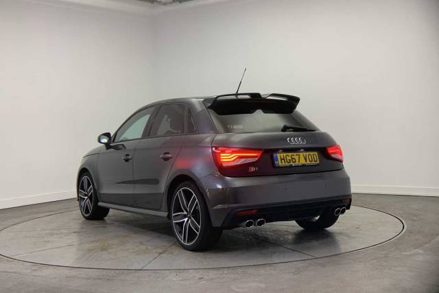 2018 Audi S1 Sportback Competition 2.0 TFSI quattro 231 PS 6-speed