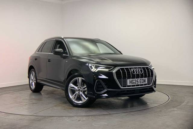 Audi Q3 1.5 S line 35 TFSI  150 PS S tronic Hatchback Petrol Mythos black, metallic