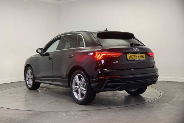 2024 Audi Q3 1.5 S line 35 TFSI  150 PS S tronic