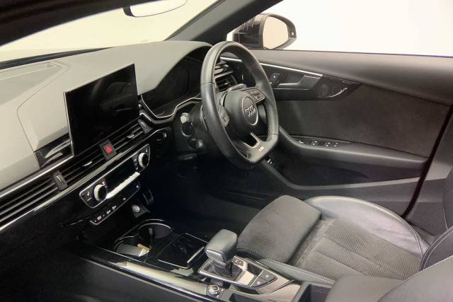 2021 Audi A4 Avant 2.0 Avant Black Edition 35 TFSI  150 PS S tronic