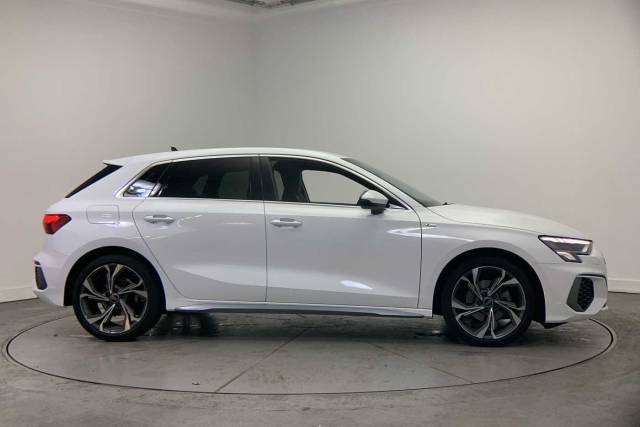 2024 Audi A3 Sportback 1.0 S line 30 TFSI  110 PS S tronic