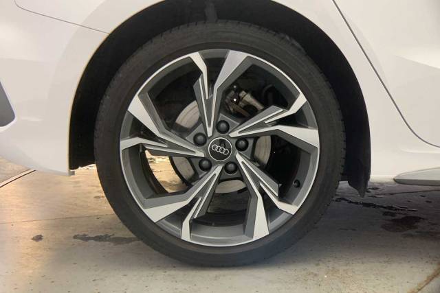 2024 Audi A3 Sportback 1.0 S line 30 TFSI  110 PS S tronic