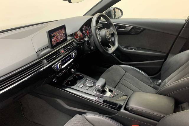 2017 Audi A4 Saloon Black Edition 1.4 TFSI  150 PS S tronic
