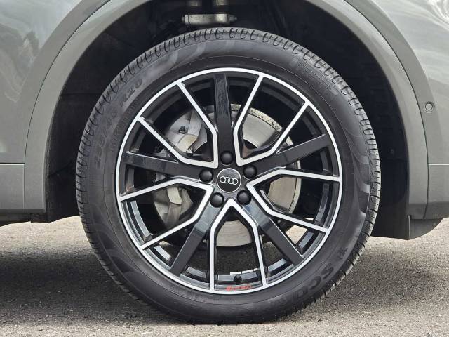 2024 Audi Q5 2.0 Black Edition 40 TDI quattro 204 PS S tronic