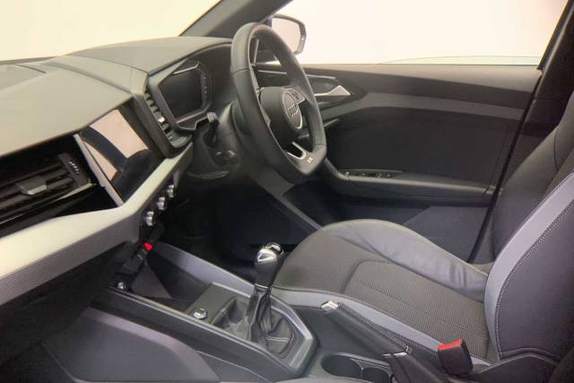 2023 Audi A1 Sportback 1.0 Black Edition 25 TFSI  95 PS 5-speed