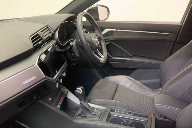 2021 Audi Q3 1.5 S line 35 TFSI  150 PS S tronic