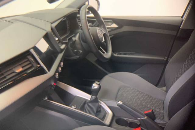 2021 Audi A1 Sportback 1.0 Sport 25 TFSI  95 PS 5-speed