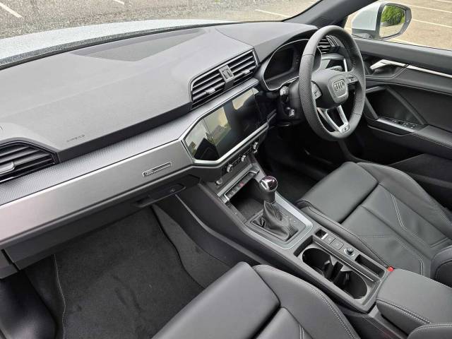2025 Audi Q3 1.5 S line 35 TFSI  150 PS S tronic