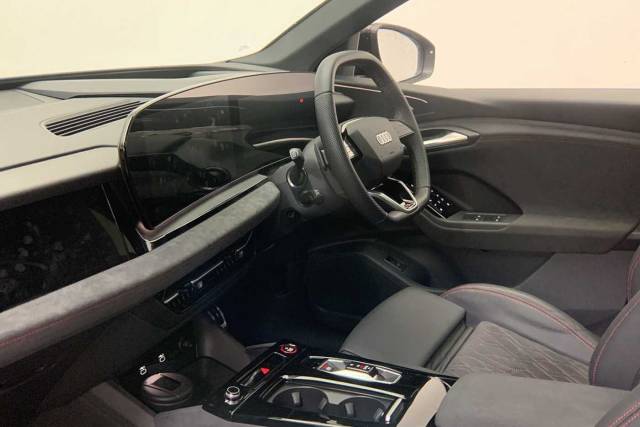 2024 Audi SQ6 e-tron Launch Edition e-tron  360,00 kW