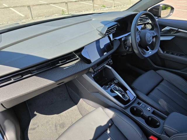 2025 Audi A3 Sportback 1.5 Black Edition 40 TFSI e  204 PS S tronic