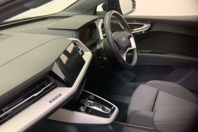 2023 Audi Q4 e-tron Q4  Sport 35 e-tron  125,00 kW