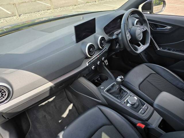 2023 Audi Q2 1.0 Black Edition 30 TFSI  110 PS 6-speed