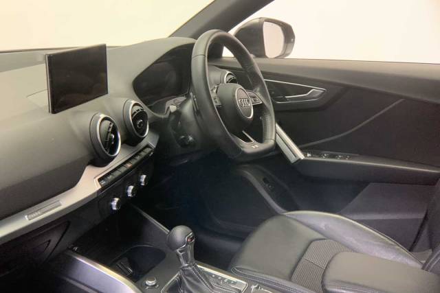 2017 Audi Q2 S line 1.4 TFSI cylinder on demand  150 PS S tronic