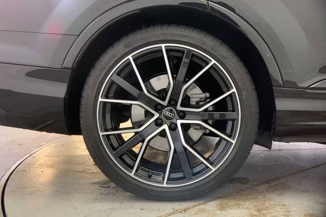 2024 Audi Q7 3.0 SUV  Black Edition 50 TDI quattro 286 PS tiptronic