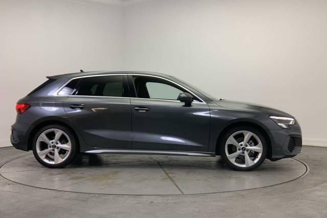 2023 Audi A3 Sportback 1.5 S line 35 TFSI  150 PS 6-speed