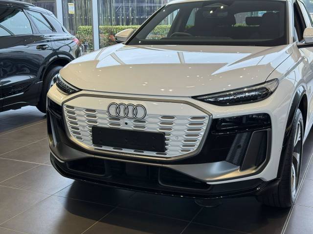 Audi Q6 e-tron AUDI Q6 SUV S line e-tron performance 225,00 kW