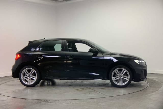 2023 Audi A1 Sportback 1.0 S line 30 TFSI  110 PS 6-speed
