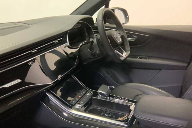 2024 Audi Q7 3.0 SUV  Black Edition 50 TDI quattro 286 PS tiptronic