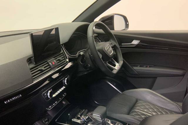 2022 Audi Q5 Sportback 2.0 Edition 1 40 TDI quattro 204 PS S tronic