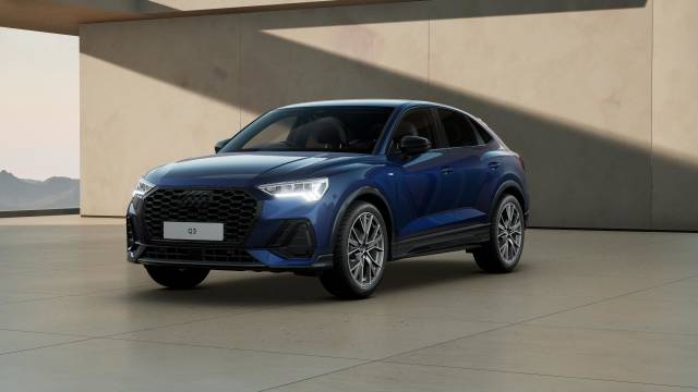 Audi Q3 Sportback 1.5 AUDI Q3 Sportback Black Edition 35 TFSI 150 PS S tronic SUV Petrol Navarra blue, metallic
