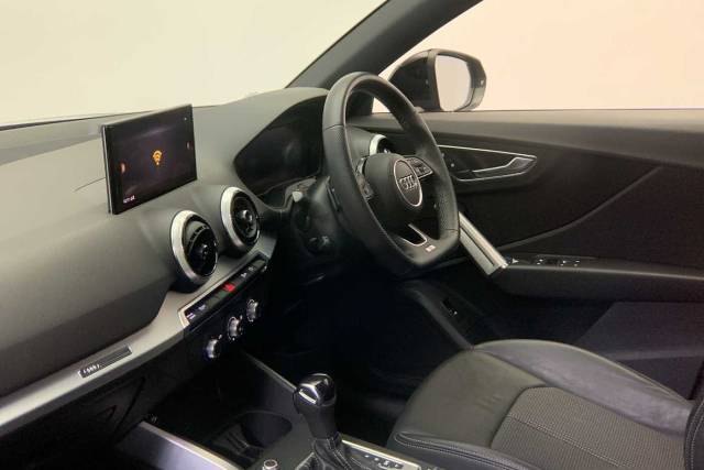 2022 Audi Q2 1.5 Black Edition 35 TFSI  150 PS S tronic