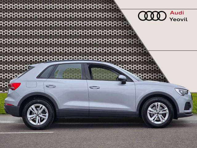 2022 Audi Q3 1.5 Technik 35 TFSI  150 PS S tronic