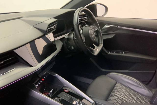 2024 Audi S3 Sportback 2.0 Black Edition TFSI  310 PS S tronic