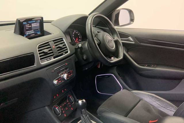 2018 Audi Q3 Black Edition 1.4 TFSI cylinder on demand  150 PS S tronic