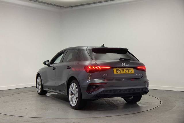 2021 Audi A3 Sportback 1.4 S line Competition 45 TFSI e  245 PS S tronic