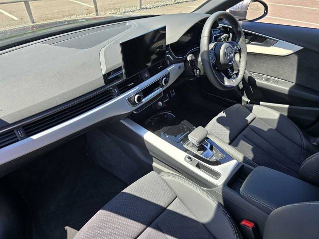 2024 Audi A4 Avant 2.0 Avant S line 40 TFSI  204 PS S tronic