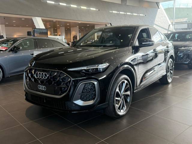 Audi Q5 Sportback AUDI Q5 Sportback S line TFSI quattro 204 PS S tronic SUV Petrol Mythos black, metallic