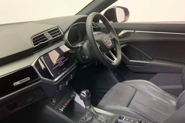 2023 Audi Q3 Sportback TFSI e 1.4 (O) Black Edition 45 TFSI e  245 PS S tronic