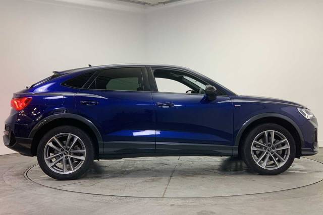 2023 Audi Q3 Sportback TFSI e 1.4 (O) Black Edition 45 TFSI e  245 PS S tronic