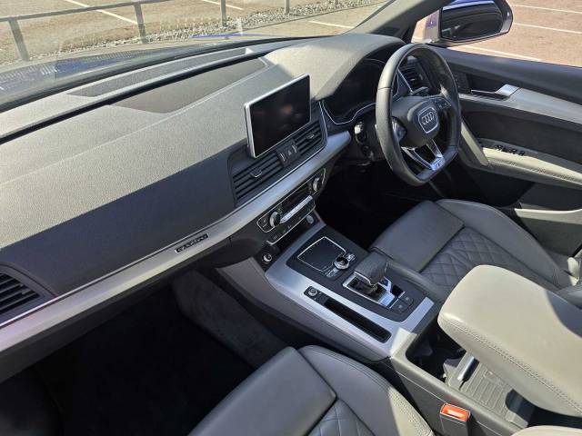 2020 Audi Q5 TFSI e 2.0 S line Competition 55 TFSI e quattro 367 PS S tronic