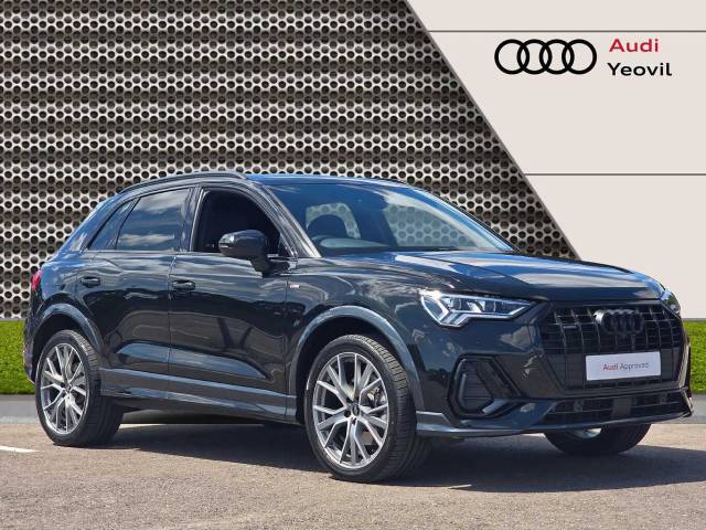 Audi Q3 2.0 Black Edition 40 TDI quattro 193 PS S tronic 4x4 vehicle Diesel Mythos black, metallic