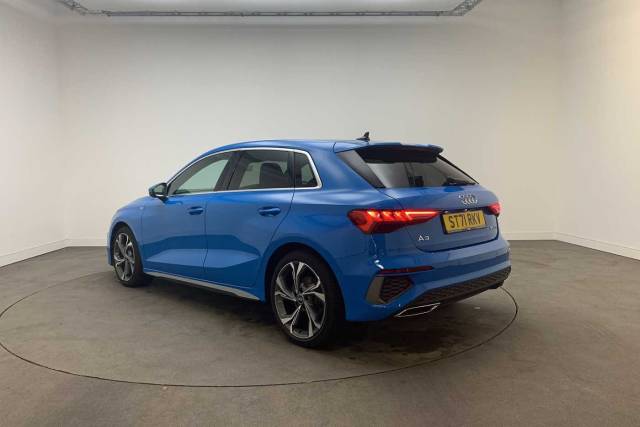 2021 Audi A3 Sportback 1.5 S line 35 TFSI  150 PS S tronic