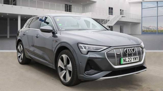 Audi E-tron S line 55 quattro 300,00 kW 4x4 vehicle Electric Daytona Grey Pearlescent