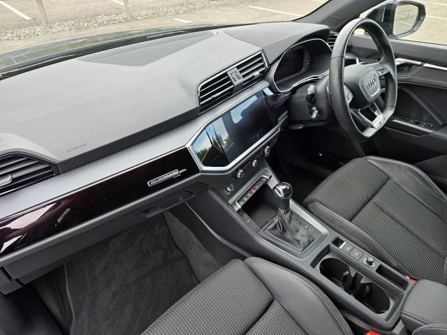 2022 Audi Q3 2.0 Black Edition 40 TDI quattro 200 PS S tronic
