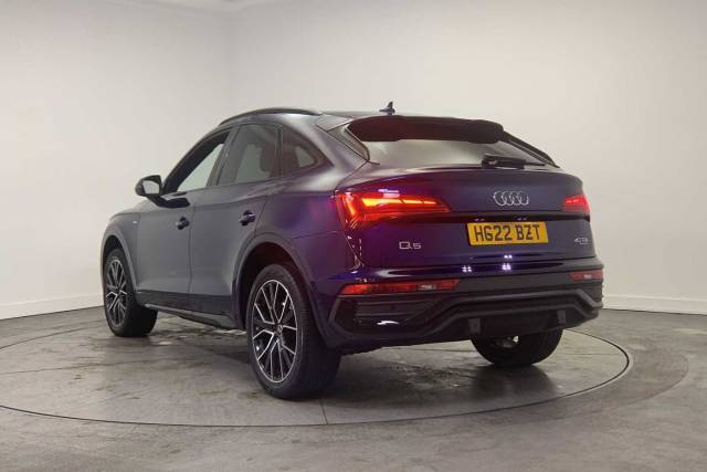 2022 Audi Q5 Sportback 2.0 Edition 1 40 TDI quattro 204 PS S tronic